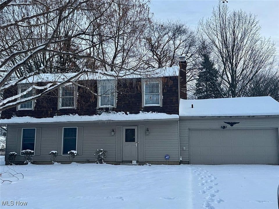 17073 Drake Rd, Strongsville, OH 44136
