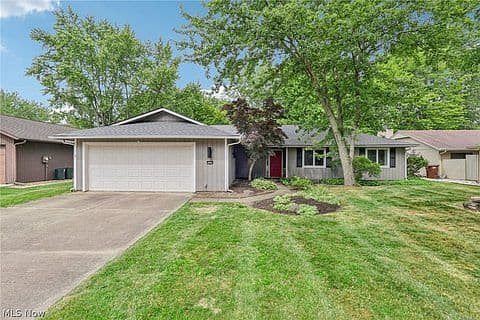 9690 Brookstone Way, Strongsville, OH 44136