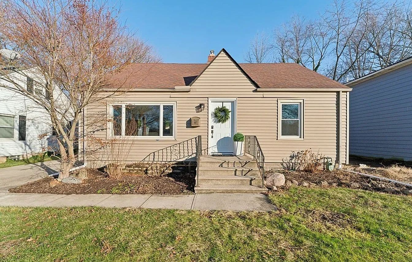 187 Sunset Rd, Avon Lake, OH 44012
